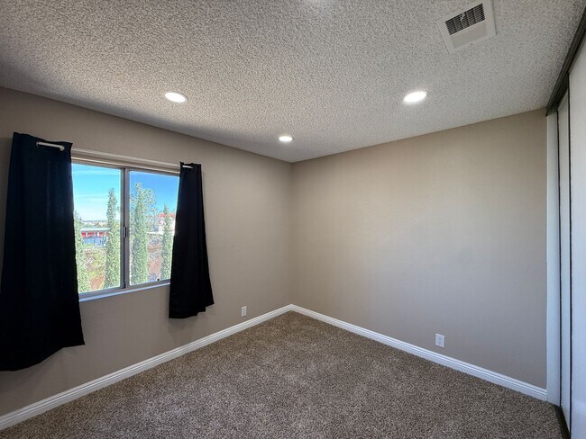 Building Photo - 317 Camino Real Ave