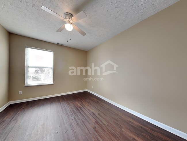 Building Photo - 439 Parkview Ct