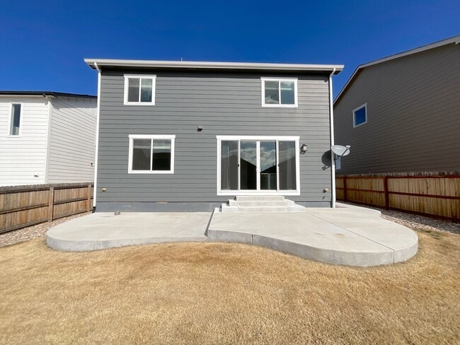 Building Photo - 3 Bedroom Home Available Near N Powers Blvd & Dublin Blvd!