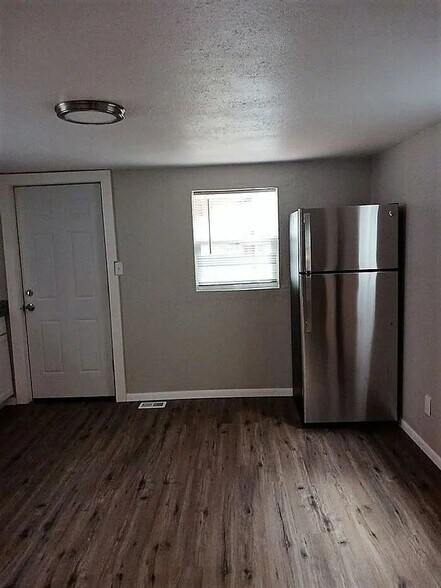 Building Photo - 1821 Marquette St