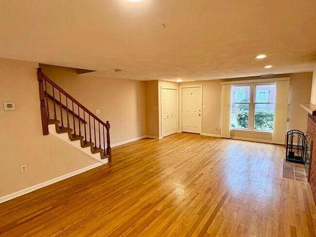 Building Photo - 224 Park St