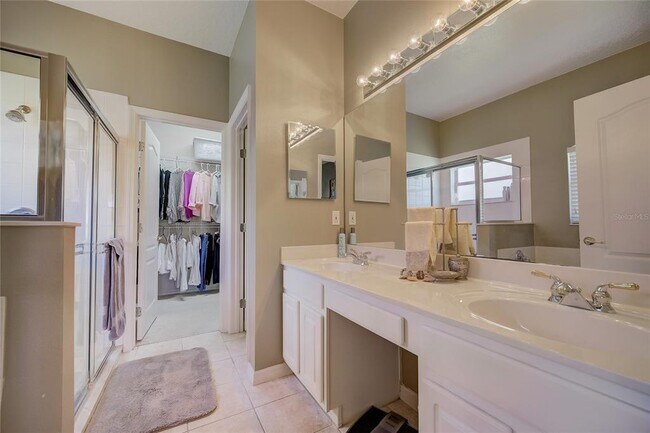 Building Photo - 2234 Fenton Ave