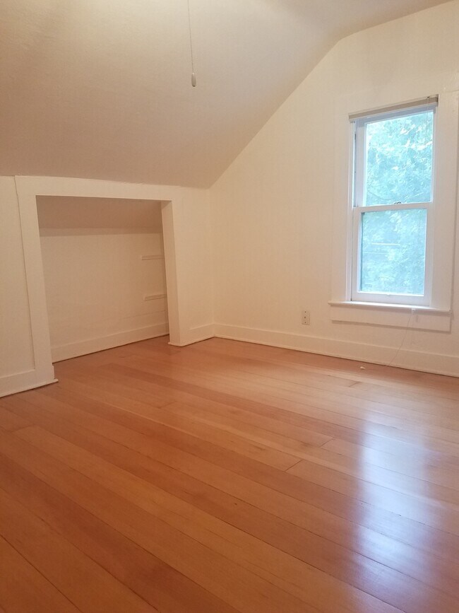 Building Photo - Office Suites in NW Nob Hill/Alphabet Dist...