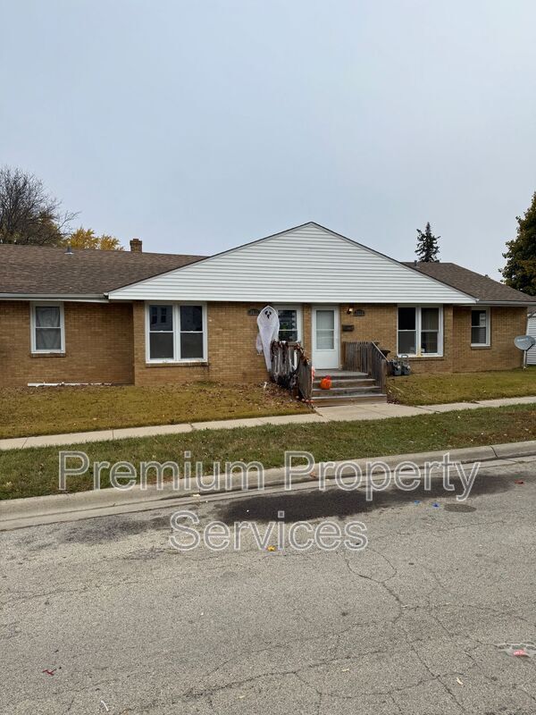 Building Photo - 2606 13th Ave