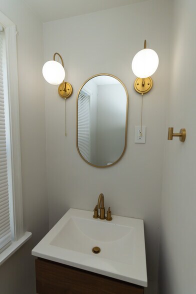 Bathroom - 306 N Harrison St