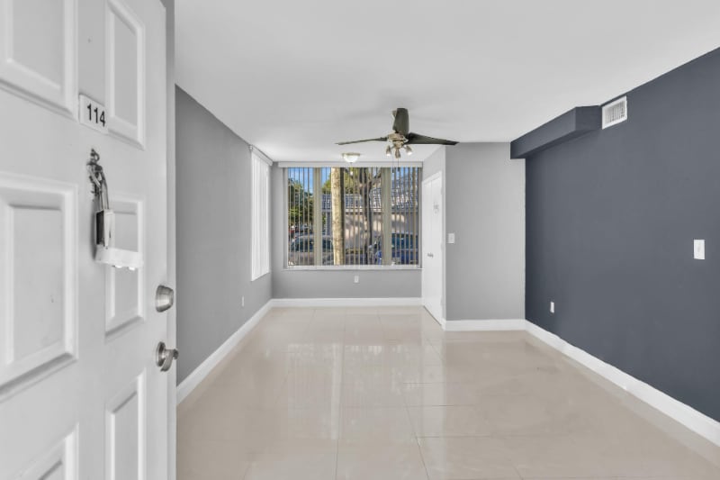Building Photo - 2803 N Oakland Forest Dr