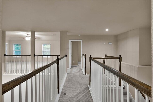 Building Photo - 2458 Garden Falls Dr
