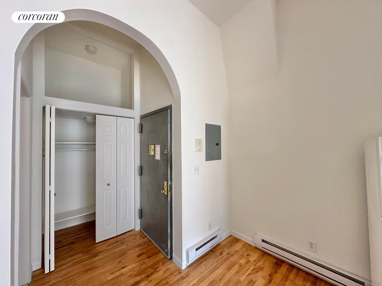 Building Photo - 215 E 118th St