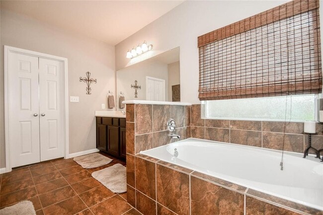 Building Photo - 5622 Scoria Rock Dr