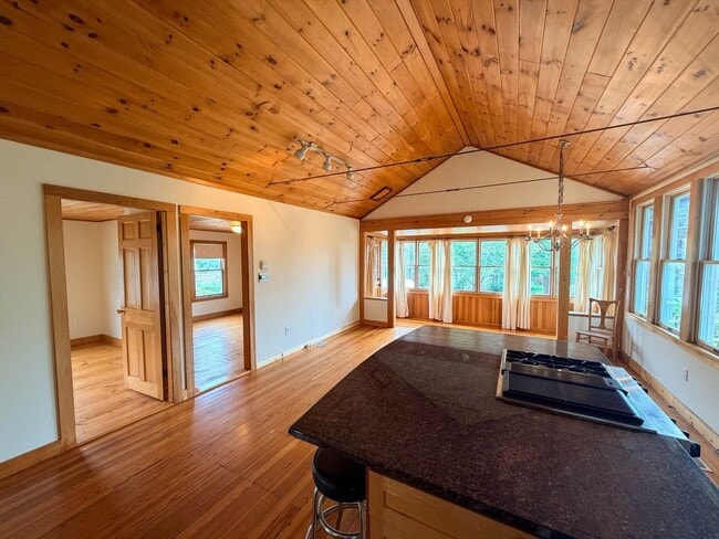 Building Photo - 121 Old Schoolhouse Rd