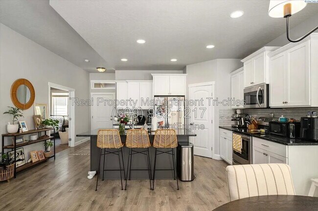 Building Photo - 6923 W 33rd Pl