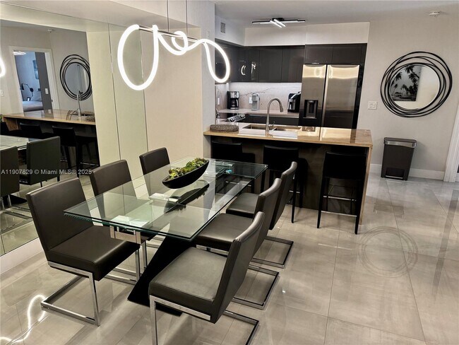 Building Photo - 19555 E Country Club Dr