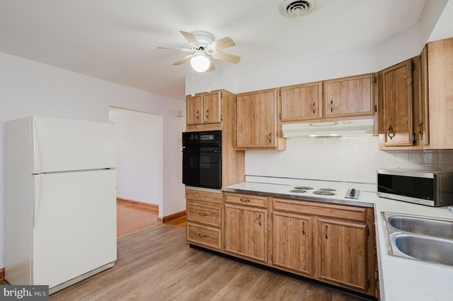 Building Photo - 1016 Winfield Dr