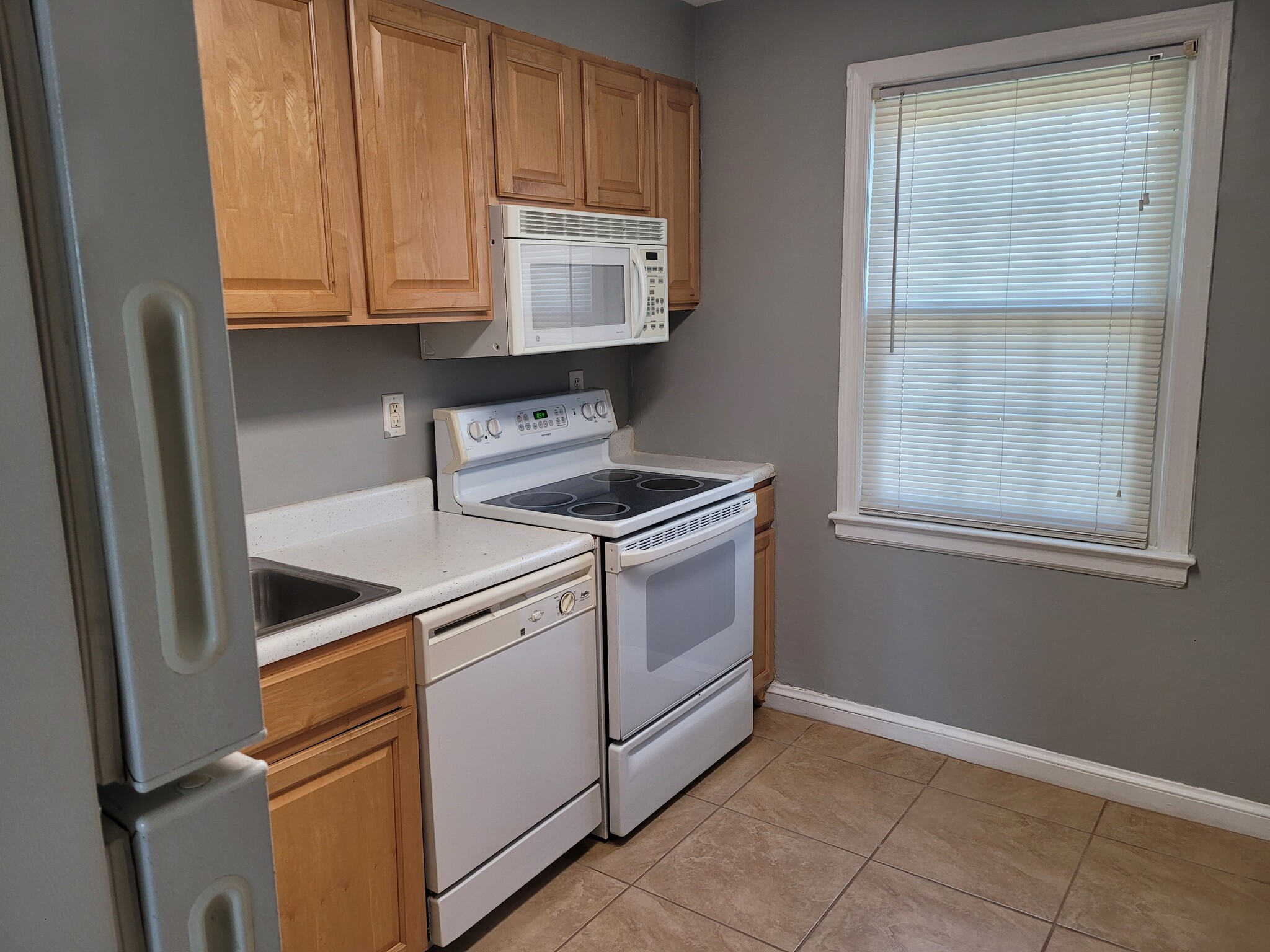 Building Photo - 2109 Suitland Ter SE