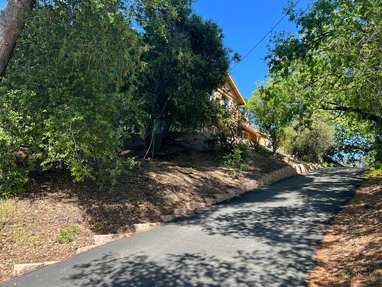 Driveway - 5760 Colodny Dr