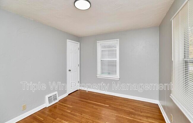 Building Photo - 10128 Ashbrook Dr