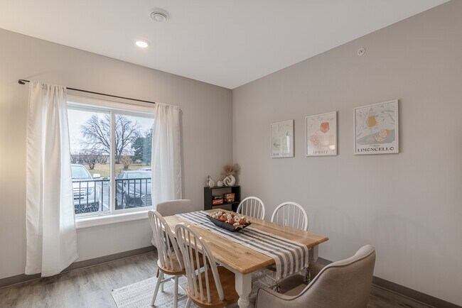 Building Photo - 1570 Stadium Ln