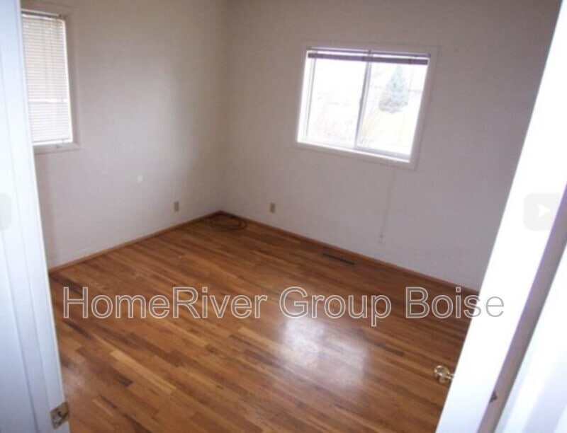 Building Photo - 212 E Morrison St