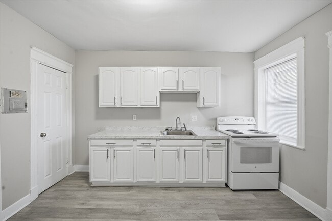 Building Photo - 140 Belmont Ave