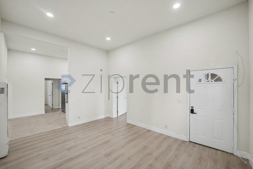 Building Photo - Unit 1333
