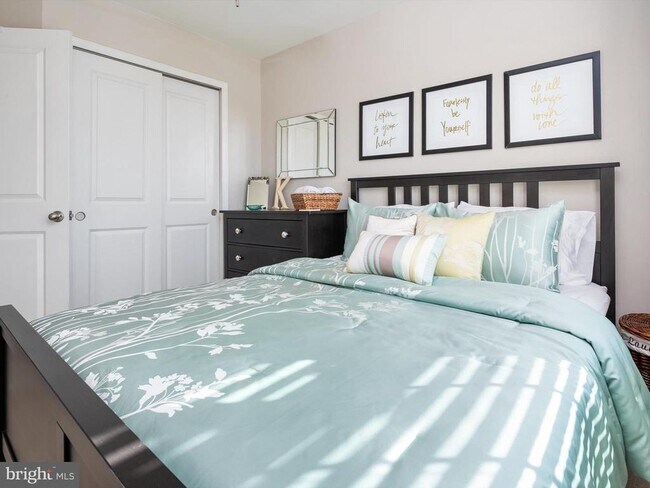 Building Photo - 1047 Ironwood Ln