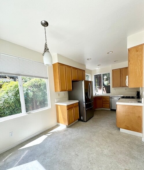 Dining - Kitchen - 766 Duncanville Ct