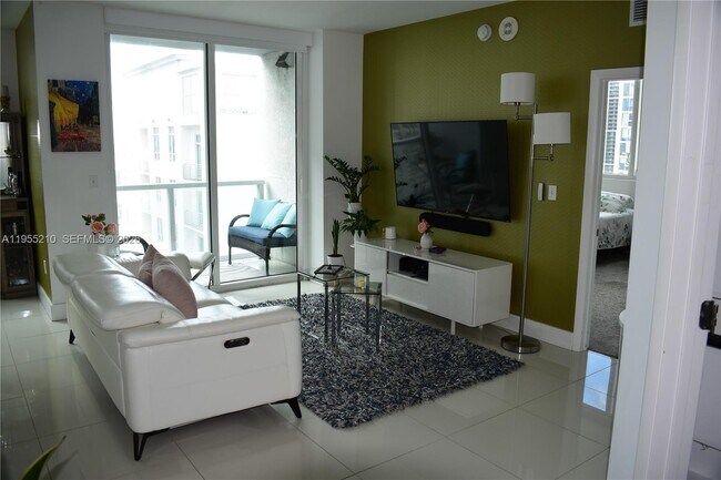 Building Photo - 253 NE 2nd St