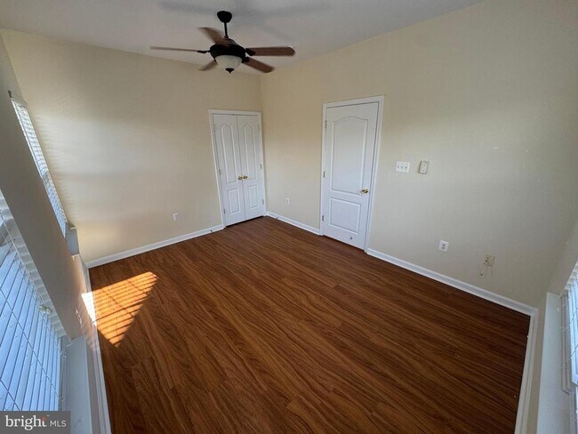 Building Photo - 400 Kintyre Ln