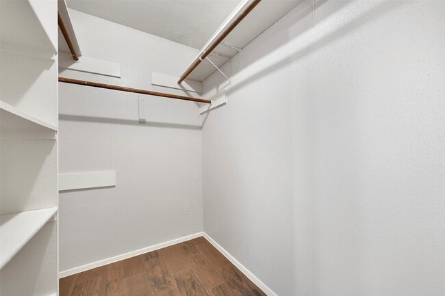 Building Photo - 2502 Ewell Dr