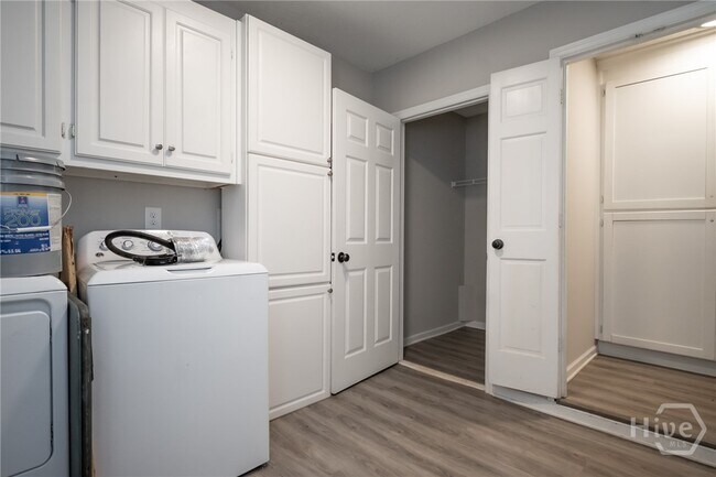 Building Photo - 2400 Rays Church Rd