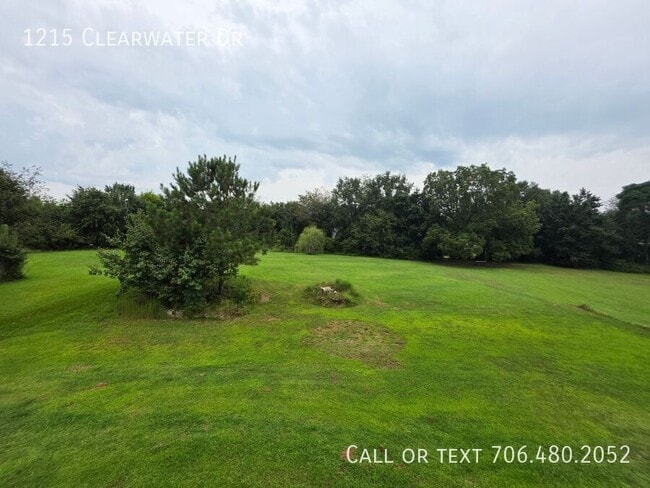 Building Photo - 1215 Clearwater Dr