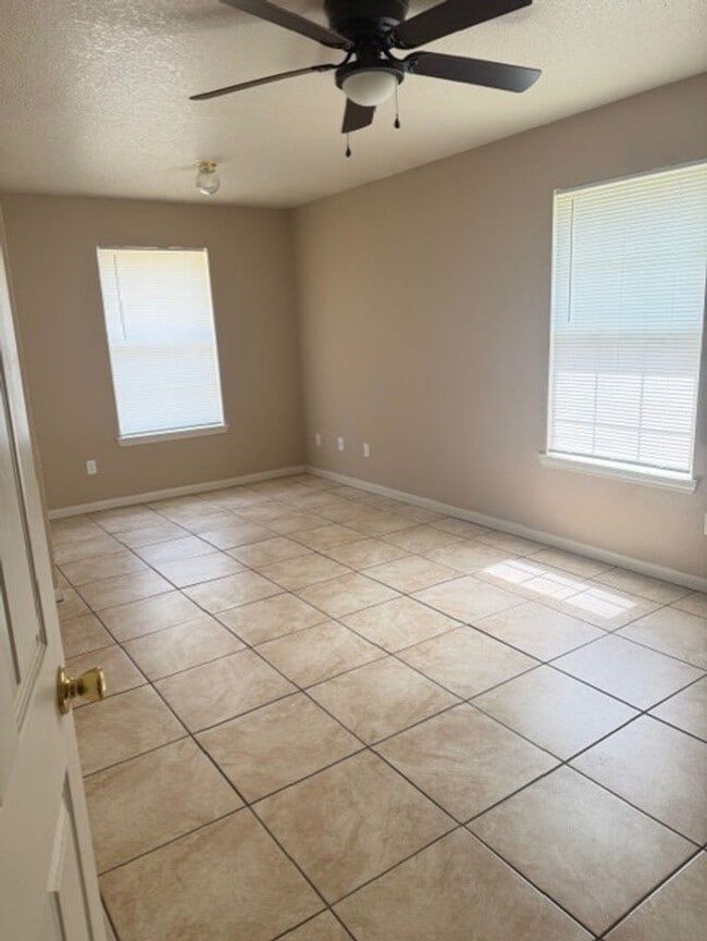 Building Photo - 3606 Littleleaf Dr