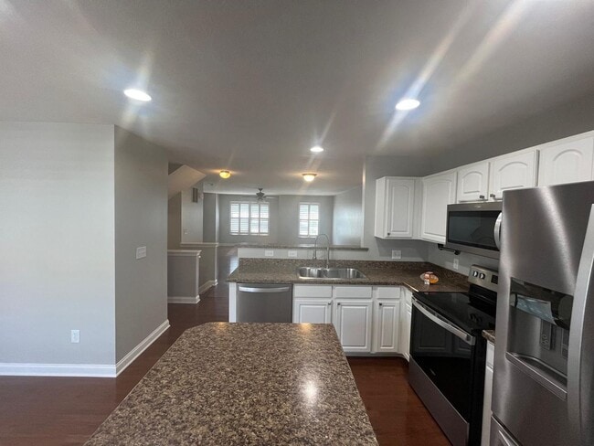Building Photo - 5932 Winberry Creek Dr