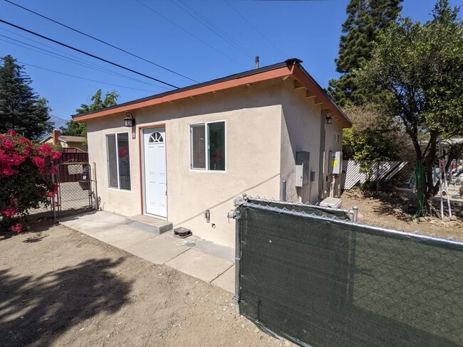 Building Photo - 633 W Arrow Hwy
