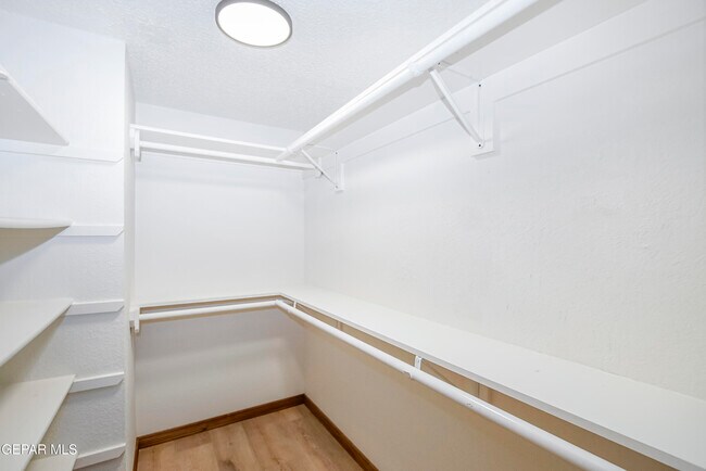 Building Photo - 929 Totonaca Ln