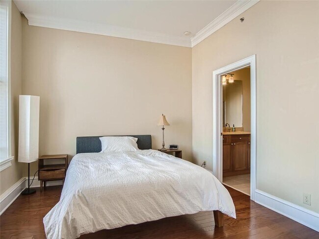 Building Photo - 57 Forsyth St NW