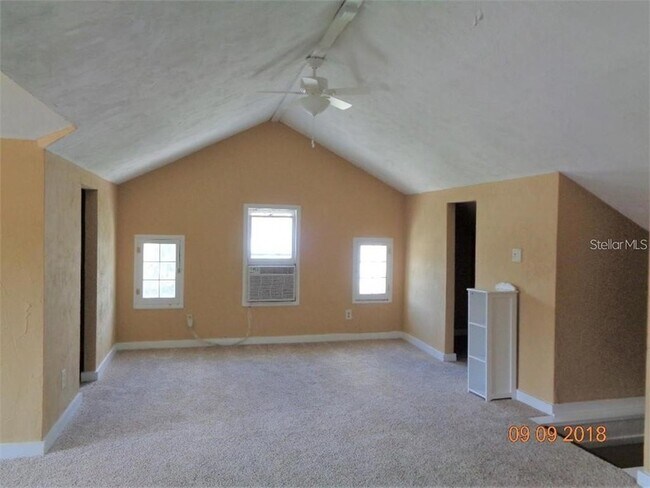 Building Photo - 1411 E New York Ave