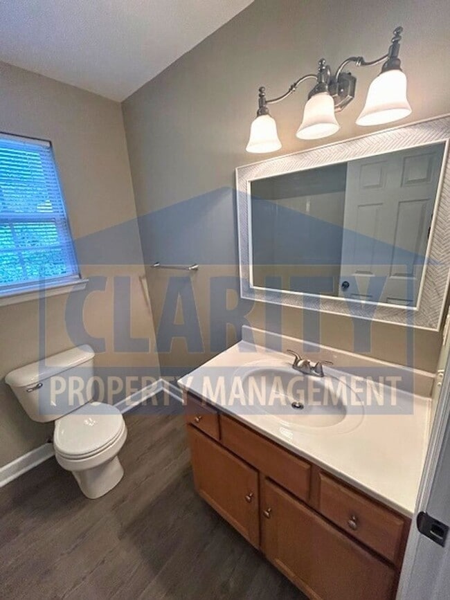 Building Photo - Three-bedroom home in Downtown Cleveland!
