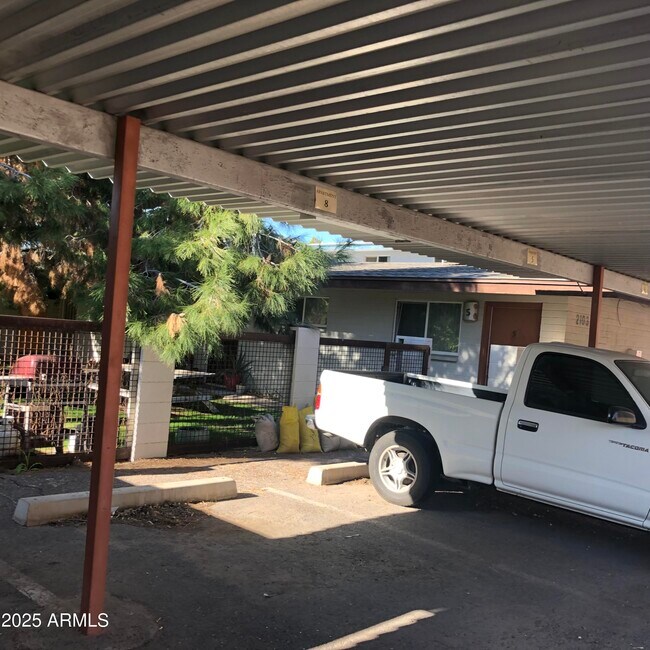 Building Photo - 2103 S Granada Dr