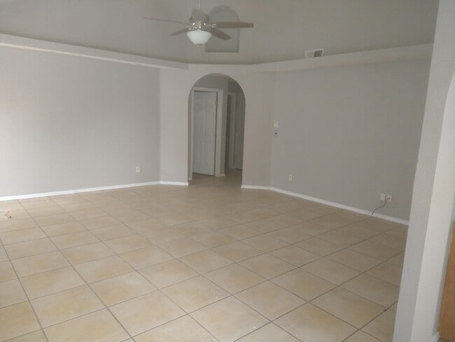 Building Photo - 3920 Tierra Marfil Rd