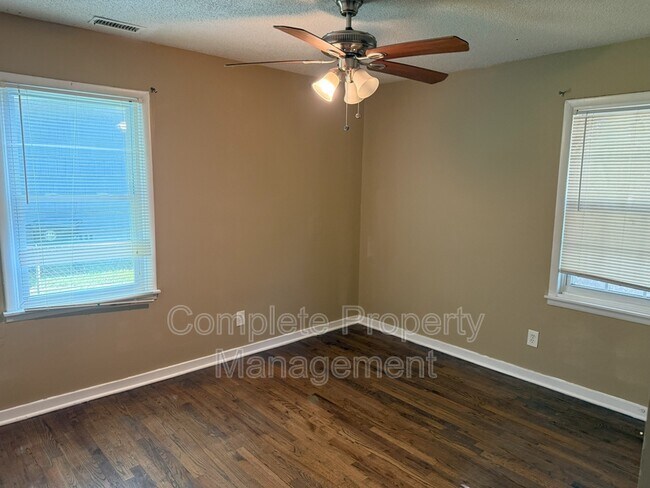 Building Photo - 160 Ohio Cir