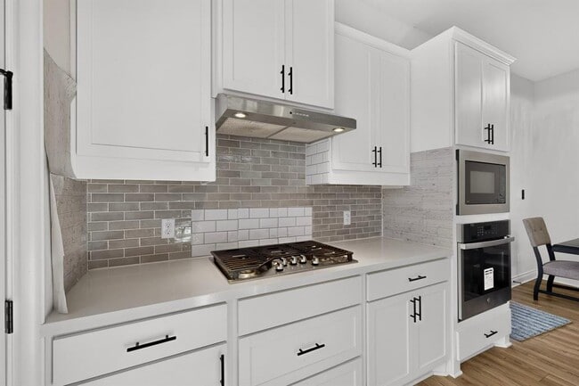 Building Photo - 108 Red Camella Dr