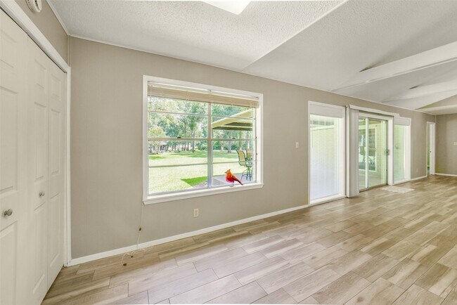 Building Photo - 23807 Red Oak Dr
