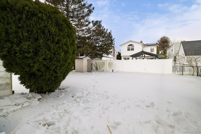 Building Photo - 580 Georgia St