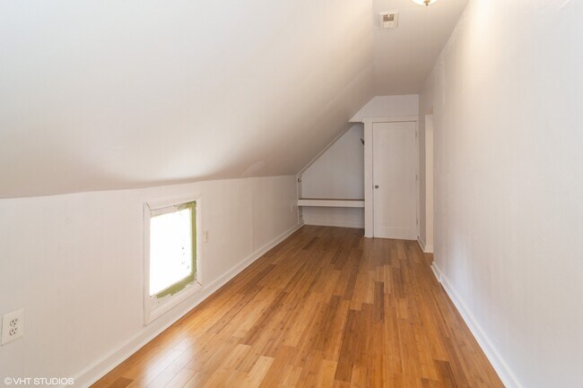 Building Photo - 3707 W McLean Ave