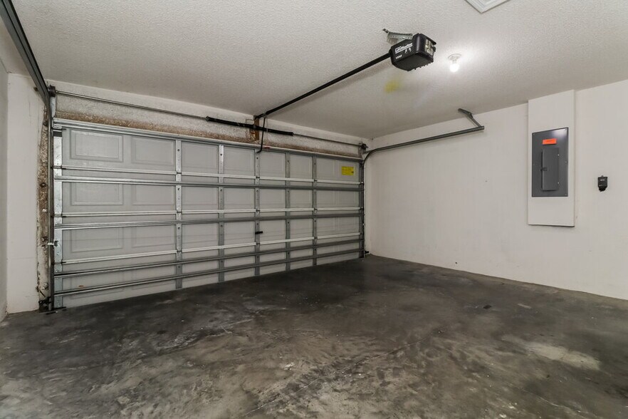 Building Photo - 2837 Mingo Dr
