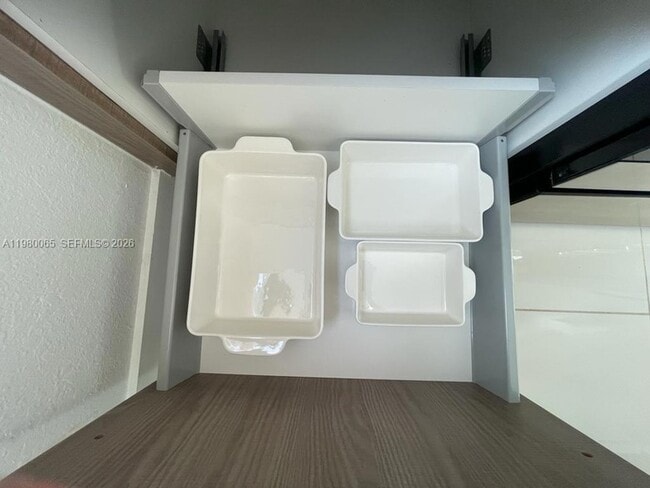 Building Photo - 302 NW 11th Ct