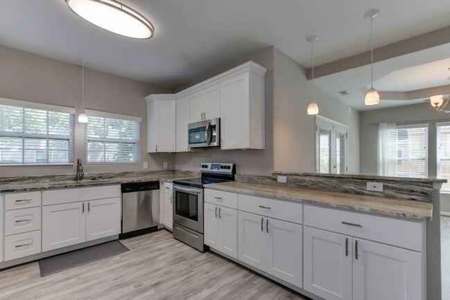 Building Photo - Beautiful Home For Rent in Ocean View!