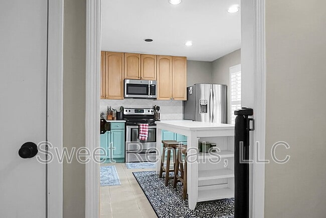 Building Photo - 733 Ralston Ct