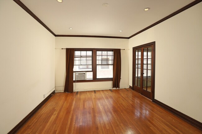 Building Photo - 2121 James M Wood Blvd